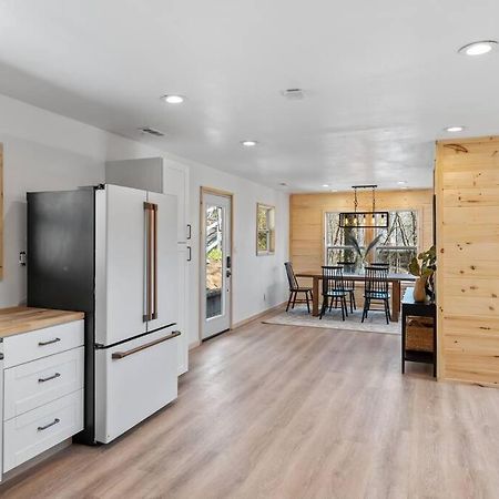 New! Modern Cabin With Two Decks, Bar & Game Room! Gatlinburg Esterno foto