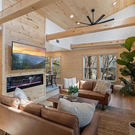 New! Modern Cabin With Two Decks, Bar & Game Room! Gatlinburg Esterno foto