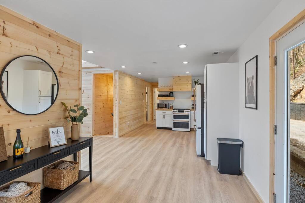 New! Modern Cabin With Two Decks, Bar & Game Room! Gatlinburg Esterno foto