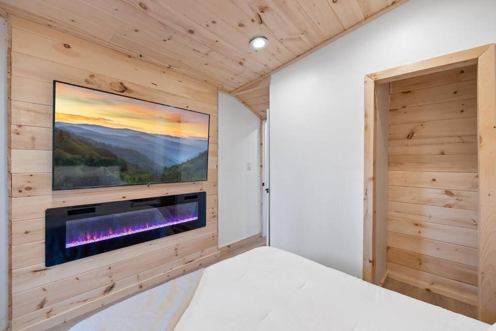 New! Modern Cabin With Two Decks, Bar & Game Room! Gatlinburg Esterno foto