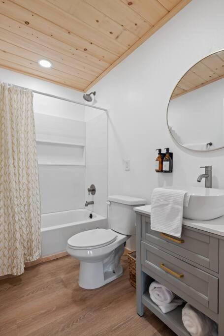 New! Modern Cabin With Two Decks, Bar & Game Room! Gatlinburg Esterno foto