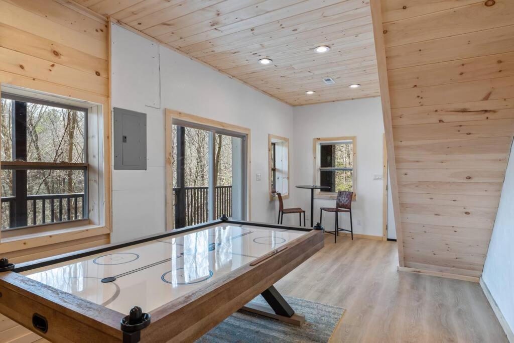 New! Modern Cabin With Two Decks, Bar & Game Room! Gatlinburg Esterno foto